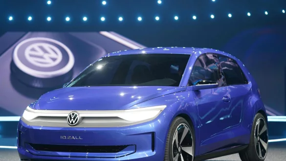 Als Studie hieß der Elektro-Polo 2023 noch ID.2all. Die Serienversion soll jetzt wieder den Namen Polo tragen. (Archivbild) - © Marcus Brandt/dpa