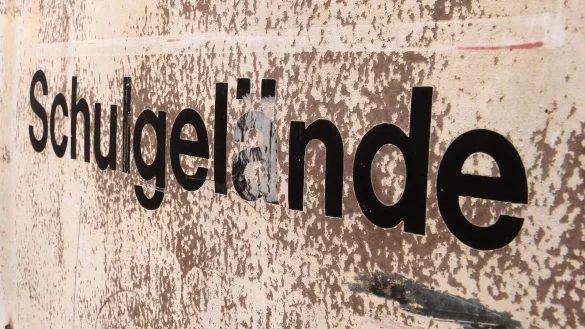 Kommunen sehen größten Investitionsrückstand bei Schulgebäuden (Symbolbild) - © Hendrik Schmidt/dpa-Zentralbild/dpa