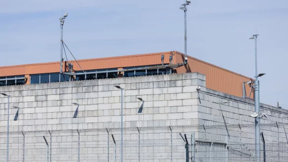 Auf dem Gelände des Forschungszentrums Jülich lagern die Castorbehälter. - © Rolf Vennenbernd/dpa