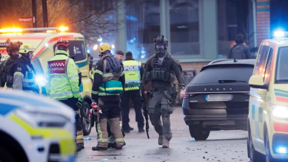 An der Schule in Schweden kam es zu einem Großeinsatz. - © Kicki Nilsson/TT News Agency/AP/dpa