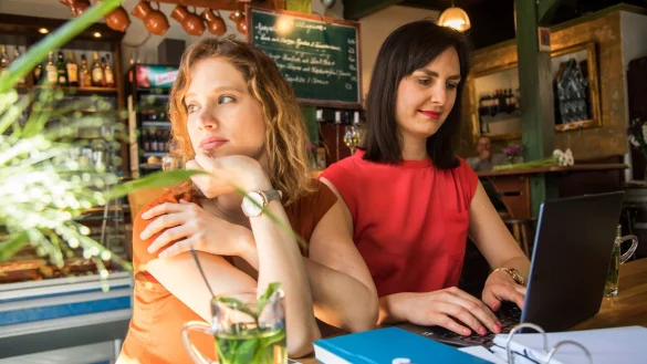 Angst vor Ablehnung: Was People Pleaser lernen müssen, ist ihren eigenen Bedürfnissen und Wünschen mehr Beachtung zu schenken. - © Christin Klose/dpa-tmn