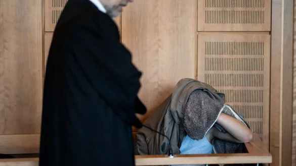 Aus Unzufriedenheit Feuer gelegt: Brandstifter verurteilt. - © Fabian Strauch/dpa