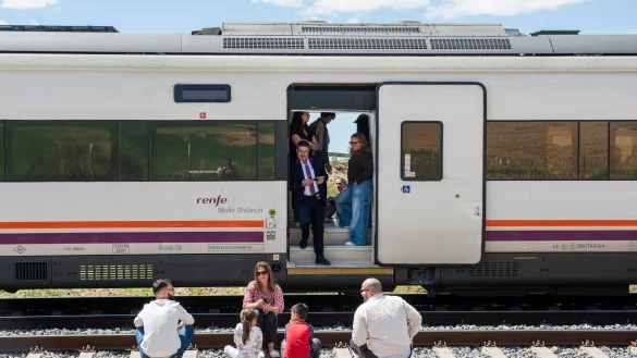 Alle Züge blieben plötzlich stehen. - © Víctor Fernández/EUROPA PRESS/dpa