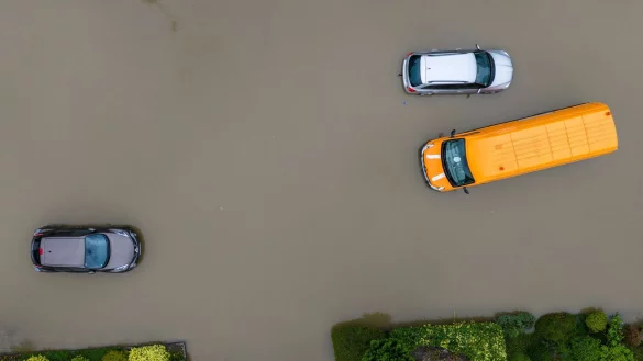 Besonders viel Regen fiel am Niederrhein. - © Christoph Reichwein/dpa