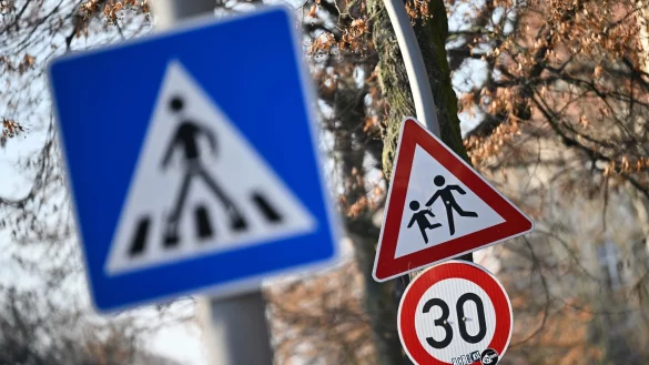 Die M&ouml;glichkeiten von Kommunen f&uuml;r Tempo 30 sollen ausgebaut werden. (Symbolbild) - &copy; Sebastian Christoph Gollnow/dpa