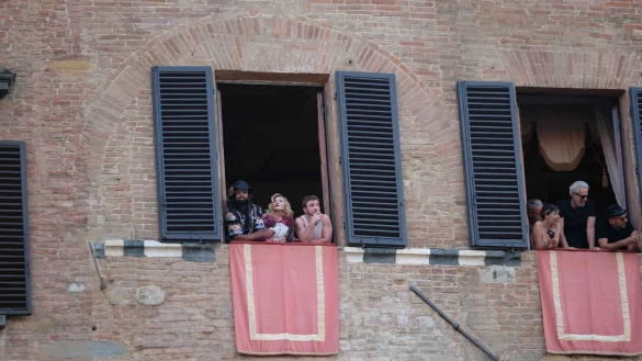 Madonna verfolgte an ihrem 67. Geburtstag das &laquo;Palio di Siena&raquo;. - &copy; Fabio Sasso/ZUMA Press Wire/dpa