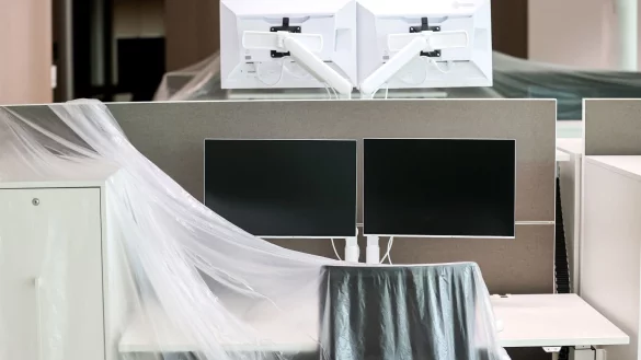 Rückkehr ins Büro? Auch wenn Beschäftigte mit ihrem Arbeitgeber eine Vereinbarung zum Homeoffice getroffen haben, ist die nicht unumkehrbar. - © Jan Woitas/dpa/dpa-tmn