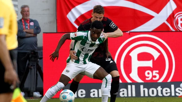 Fortuna Düsseldorf und Preußen Münster lieferten sich ein umkämpftes Spiel. - © Roland Weihrauch/dpa