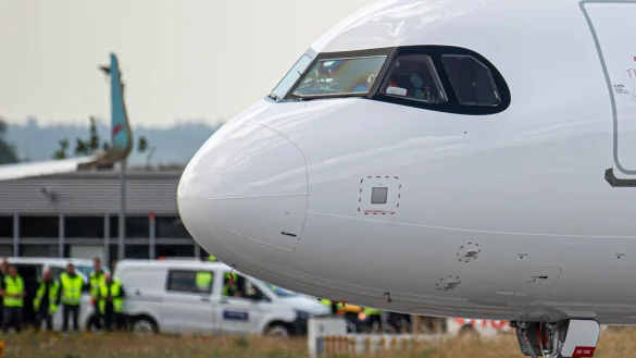 Die brandneue Maschine hatte Iberia erst seit wenigen Wochen im Einsatz. (Archivbild) - © Daniel Reinhardt/dpa