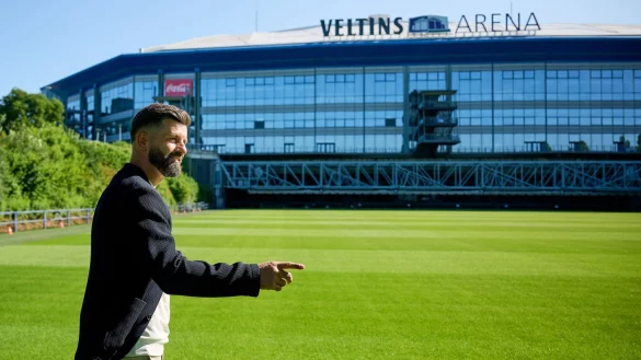 Miron Muslic schickte seine Spieler erstmals auf den Trainingsplatz. - &copy; Bernd Thissen/dpa