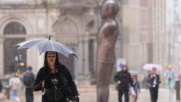 Sturm Floris sorgt f&uuml;r Unwetter in Gro&szlig;britannien und Irland. - &copy; Jacob King/PA Wire/dpa