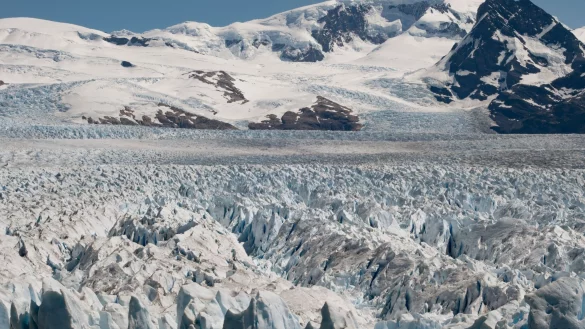 Nach Jahrzehnten relativer Stabilit&auml;t zieht sich der ber&uuml;hmte Gletscher im S&uuml;den von Argentinien immer st&auml;rker zur&uuml;ck. - &copy; Romina Cruz/dpa