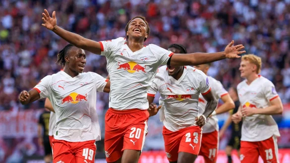 Assan Ouedraogo (M, RB Leipzig) bejubelt bei seinem Startelf-Deb&uuml;t auch sein Tor-Deb&uuml;t im RB-Trikot. - &copy; Jan Woitas/dpa