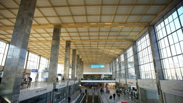 Der Westbahnhof ist einer der wichtigsten Verkehrsknotenpunkte Wiens. - © Georg Hochmuth/APA/dpa