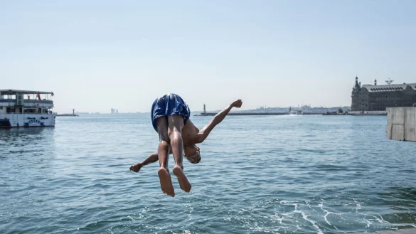 Urlaub: Wer kann, sollte südländische Großstädte meiden - © Onur Dogman/SOPA Images via ZUMA Press Wire/dpa