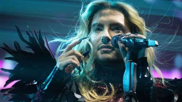 Bei einer Reise nach Warschau legte Tokio-Hotel-Sänger Bill Kaulitz in seiner alten Heimat in Sachsen-Anhalt einen Stopp ein. (Archivbild) - © Marijan Murat/dpa