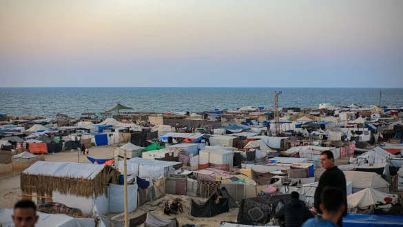 Im Gazastreifen ist praktisch die gesamte Bevölkerung vertrieben (Archivbild). - © Rizek Abdeljawad/XinHua/dpa