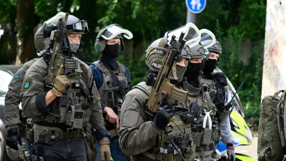 Beamte eines Spezialeinsatzkommandos (SEK) der Polizei (Archivfoto) - © Roberto Pfeil/dpa