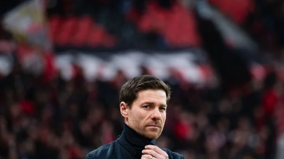 Leverkusens Trainer Xabi Alonso erwartet im DFB-Pokal gegen den 1. FC K&ouml;ln ein hitziges Duell. - &copy; Marius Becker/dpa