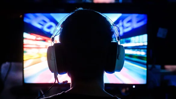 52 Prozent der Menschen in Deutschland spielen zumindest hin und wieder Video- oder Computerspiele. (Symbolbild) - &copy; Julian Stratenschulte/dpa