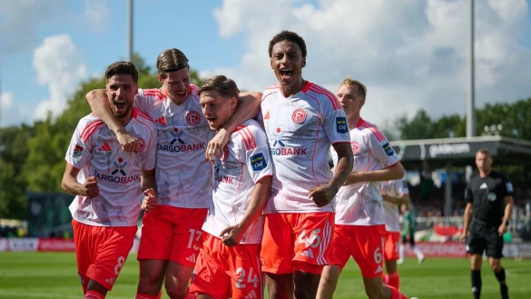 Sieg nach R&uuml;ckstand: Die Fortuna jubelte am Sonntag in M&uuml;nster. - &copy; Bernd Thissen/dpa