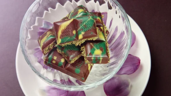 Gar nicht exquisit: Statt feinsten Zutaten fanden die Experten der «Stiftung Warentest» Schimmelpilzgifte und Fettschadstoffe in Dubai-Schokolade. - © Anna Hirte/dpa-tmn