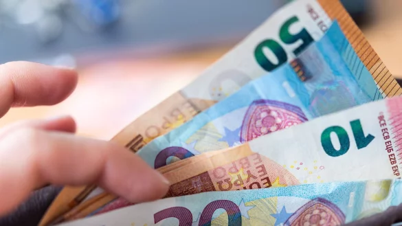 Die Kaufkraft der Beschäftigten ist im vergangenen Jahr gestiegen. - © Monika Skolimowska/dpa-Zentralbild/dpa