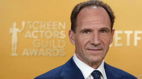 Der Voldemort-Schauspieler trug nach eigenen Angaben in seiner Rolle als Harry-Potter-Bösewicht Strapse am Set. (Archivbild) - © Jordan Strauss/Invision via AP/dpa