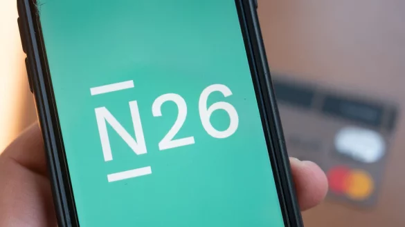 Die Smartphone-Bank N26 startet zusammen mit Vodafone ein Mobilfunkangebot für Deutschland. (Symbolbild) - © Christophe Gateau/dpa