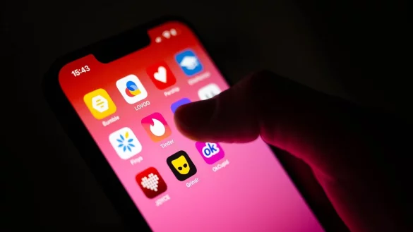 Dating-Apps gibt es viele - doch ob sie auch wirklich ihren Zweck erf&uuml;llen, wird oft angezweifelt. (Archivbild) - &copy; Sina Schuldt/dpa