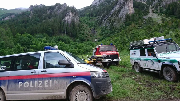Die Frau st&uuml;rzte etwa 30 Meter tief. (Symbolbild) - &copy; Roland Theny/Filmteam-Austria/dpa