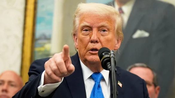 US-Pr&auml;sident Donald Trump streut Zweifel daran, dass die Krebserkrankung seines Amtsvorg&auml;ngers Joe Biden erst jetzt bekannt wurde. - &copy; Manuel Balce Ceneta/AP/dpa