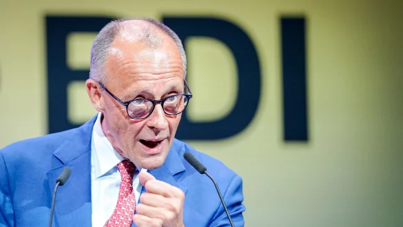 Bundeskanzler Friedrich Merz beim Tag der deutschen Industrie - © Kay Nietfeld/dpa