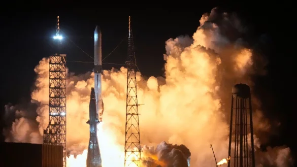 Der Start von «New Glenn» verlief nach Plan, nicht aber die Landung des unteren Teils. - © John Raoux/AP/dpa