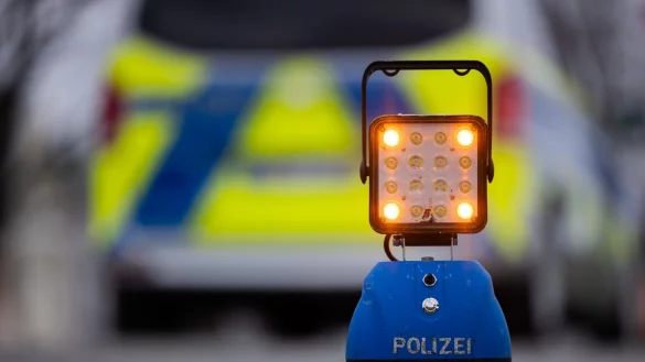 Ein 76-Jähriger verursacht in der Dortmunder Innenstadt eine teure Karambolage. (Symbolbild) - © Rolf Vennenbernd/dpa