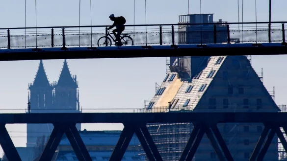 Nur wenige Regentropfen erwartet der Deutsche Wetterdienst am Wahlsonntag. - © Klaus-Dietmar Gabbert/dpa