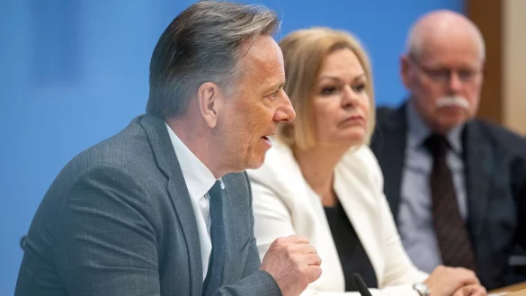 «Es scheint wirklich eine bestimmte Altersgruppe besonders zu betreffen», sagt BKA-Chef Holger Münch mit Blick auf junge Täter. - © Soeren Stache/dpa