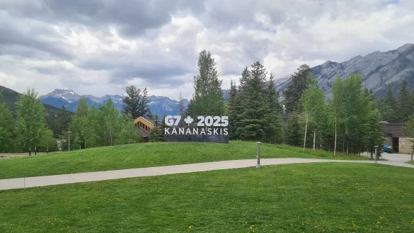 Die kanadischen Rocky Mountains sind die Kulisse für den diesjährigen G7-Gipfel. - © Sophia Weimer/dpa