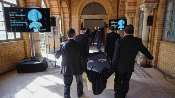 Margot Friedländers Mahnung war immer: «Seid Menschen!» - © Kay Nietfeld/dpa Pool/dpa