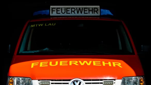 Ein Falschparker hatte die Feuerwehr bei der Anfahrt zum Einsatzort behindert. - &copy; Moritz Frankenberg/dpa