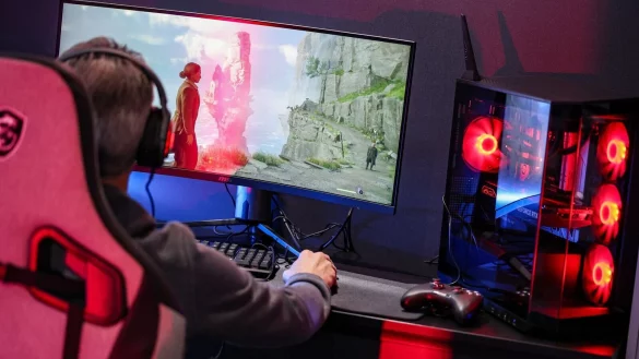 Spiel oder zu real? Gaming kann - ähnlich wie Social Media - positive und negative Effekte im «echten» Leben haben. - © Jan Woitas/dpa/dpa-tmn