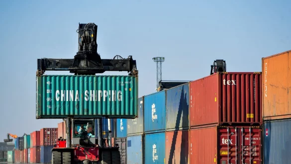 Chinas Außenhandel wuchs zuletzt trotz des Handelsstreits mit den USA. (Archivbild) - © Lian Zhen/XinHua/dpa
