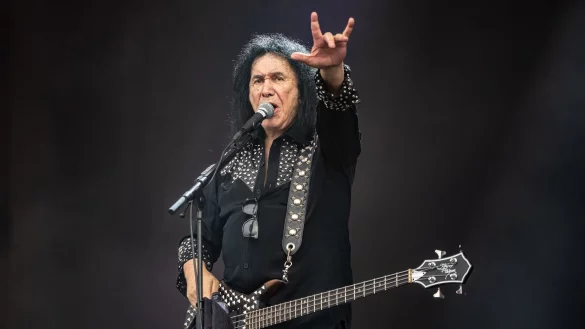 Nach dem Abschied von Kiss macht Gene Simmons als Solokünstler weiter. (Archivfoto) - © Axel Heimken/dpa