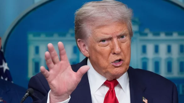 US-Präsident Donald Trump will seinen Kurs gegen Museen in den USA verschärfen. (Archivbild) - © Alex Brandon/AP/dpa