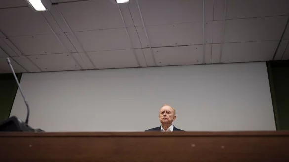 Das Gericht hatte eine Strafe von vier Jahren und drei Monaten verh&auml;ngt (Archivbild). - &copy; Peter Kneffel/dpa