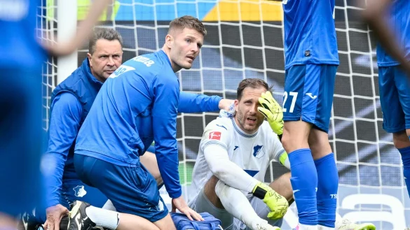 Hoffenheims Torwart Oliver Baumann nach dem Dortmunder Siegtor. - © Uwe Anspach/dpa