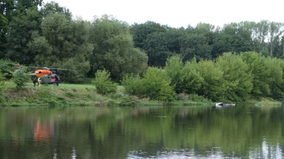 Rettungskräfte sind im Einsatz. - © Sören Müller/Medienportal-Grimma/dpa