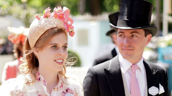 Die glücklichen Eltern: Prinzessin Beatrice (l.) von York und ihr Ehemann Edoardo Mapelli Mozzi. (Archivbild) - © Aaron Chown/PA/dpa