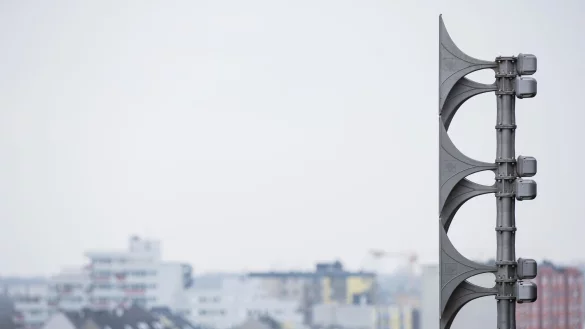 Sirenen, Lautsprecher-Durchsagen und automatisierte Handy-Warnungen sollen zeigen, ob alle Alarmketten funktionieren. (Symbolbild) - © Rolf Vennenbernd/dpa