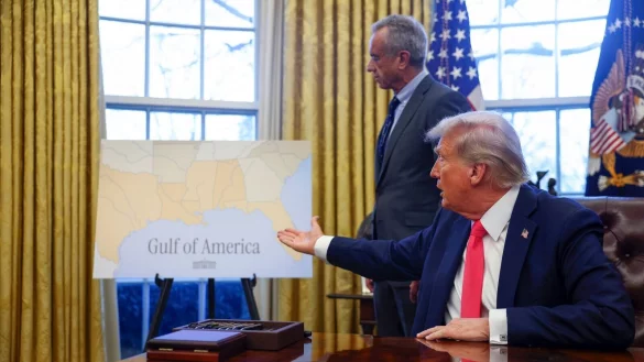 Wegen eines Streits um die Bezeichnung des Golfs von Mexiko hatte das Weiße Haus den Zugang für die Nachrichtenagentur AP beschränkt. (Archivbild) - © Uncredited/Pool/dpa